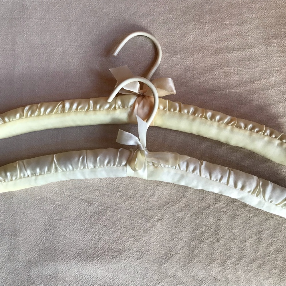 SATIN HANGERS - Picture 4 of 5